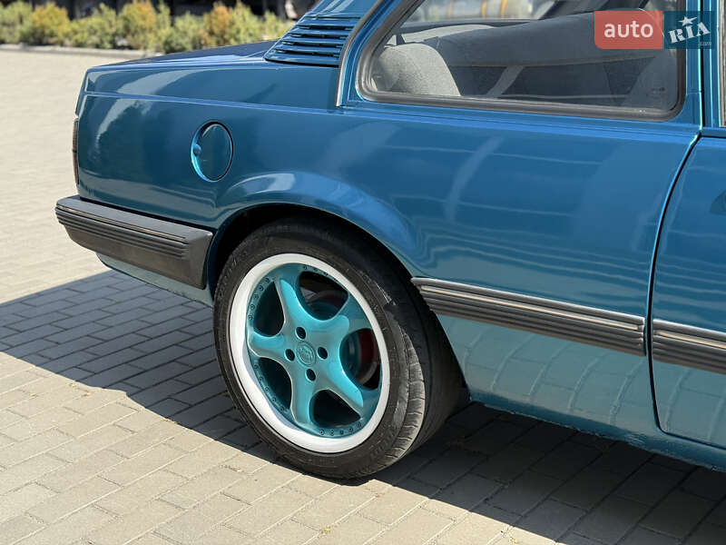 Купе Opel Ascona 1987 в Житомирі