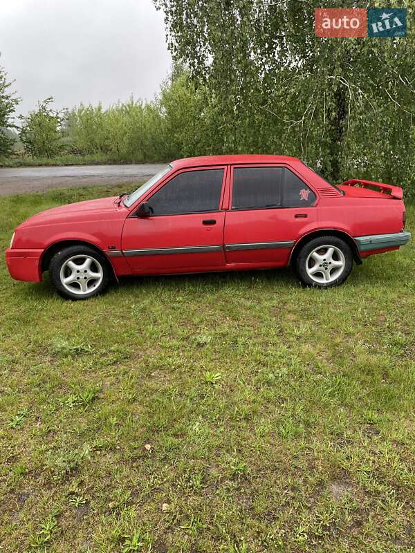Седан Opel Ascona 1988 в Рокитном фото 5 Седан Opel Ascona 1988 в Рокитном