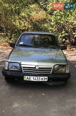 Седан Opel Ascona 1987 в Каменском