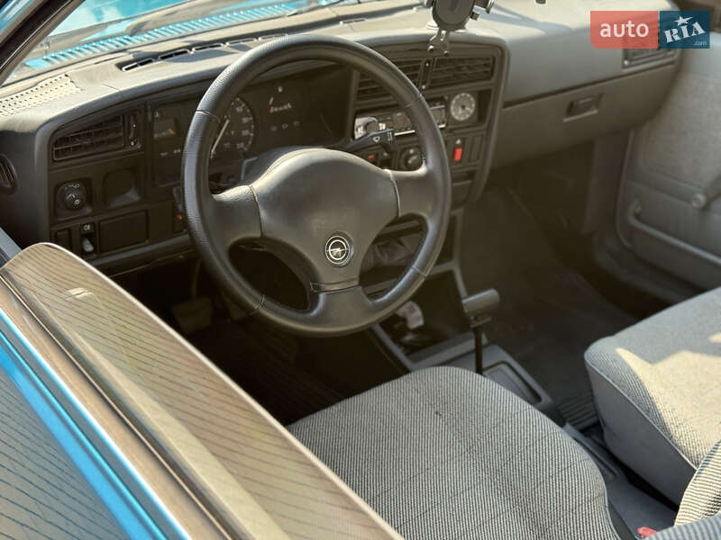 Купе Opel Ascona 1987 в Житомире