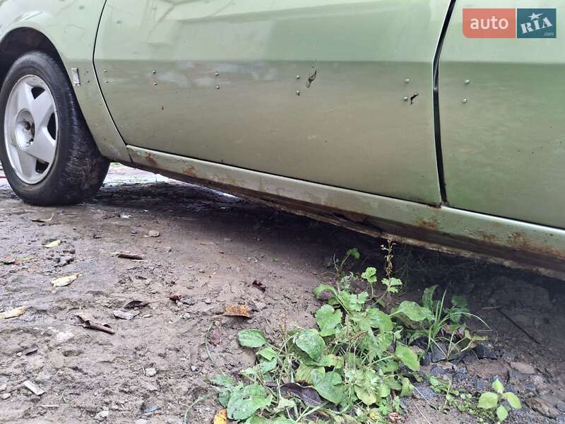 Седан Opel Ascona 1984 в Ровно