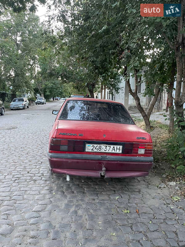 Седан Opel Ascona 1987 в Николаевском