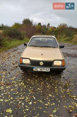 Седан Opel Ascona 1981 в Дрогобичі