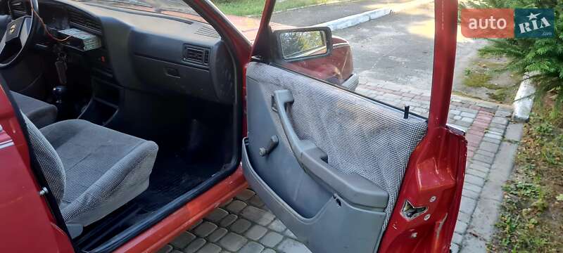 Хетчбек Opel Ascona 1986 в Ратному фото 10 Хетчбек Opel Ascona 1986 в Ратному