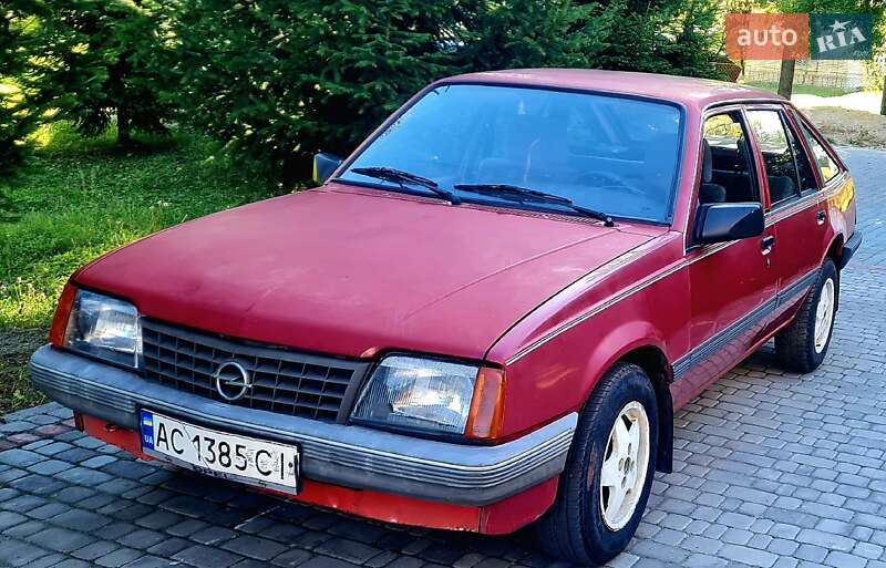 Хетчбек Opel Ascona 1986 в Ратному фото Хетчбек Opel Ascona 1986 в Ратному