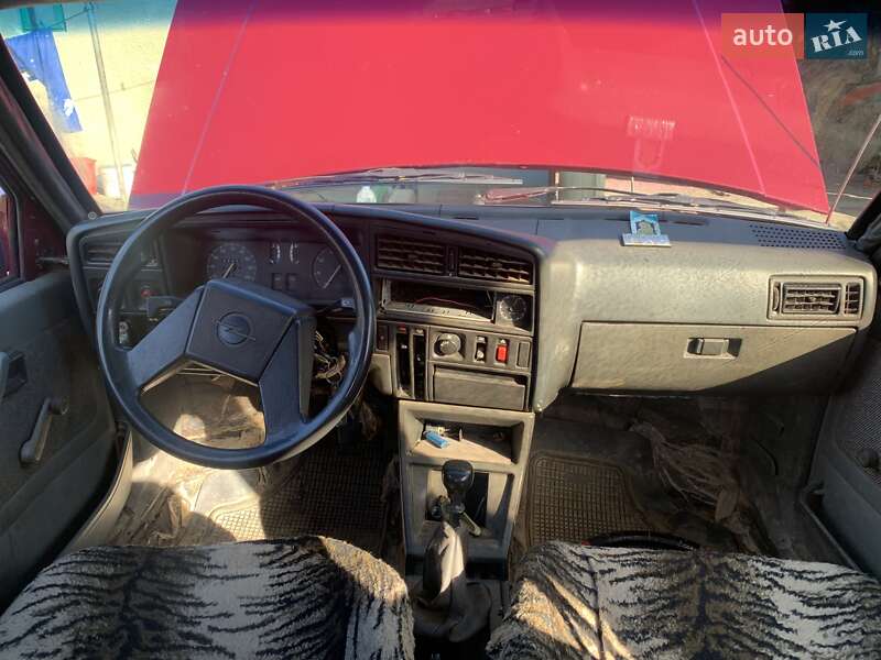 Седан Opel Ascona 1986 в Калуше фото 5 Седан Opel Ascona 1986 в Калуше