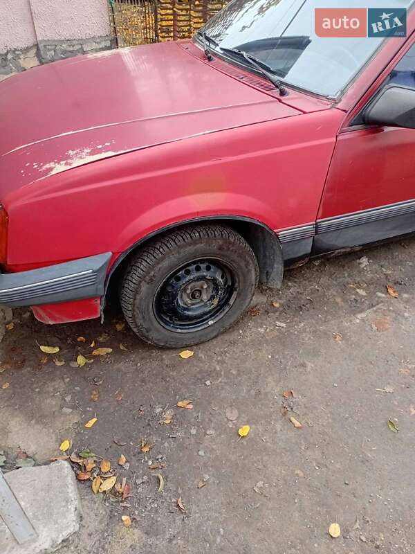 Седан Opel Ascona 1988 в Дніпрі