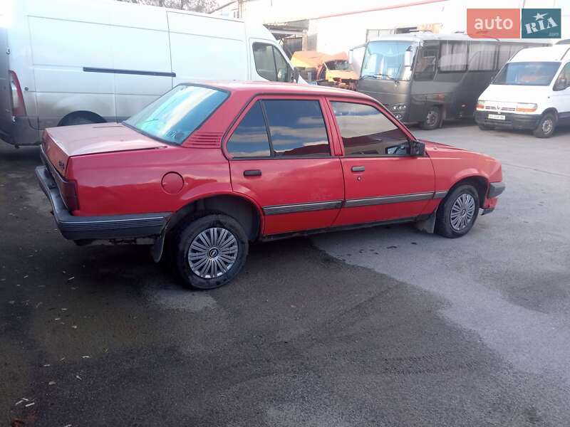 Седан Opel Ascona 1988 в Луцьку