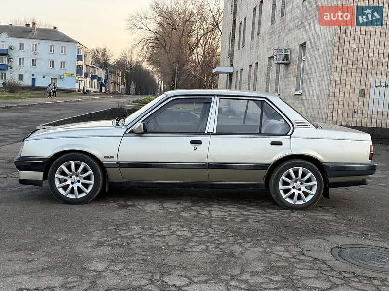Седан Opel Ascona 1988 в Кам'янському