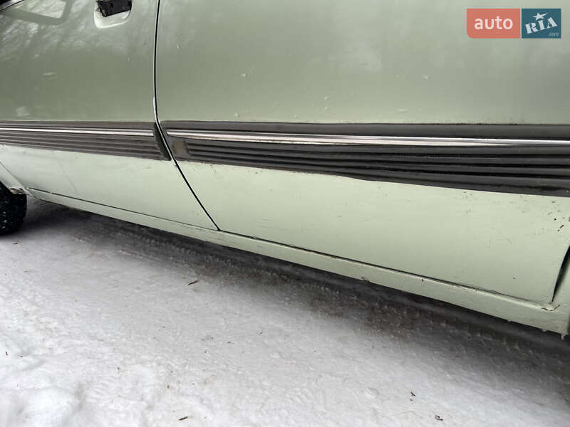 Седан Opel Ascona 1985 в Украинке