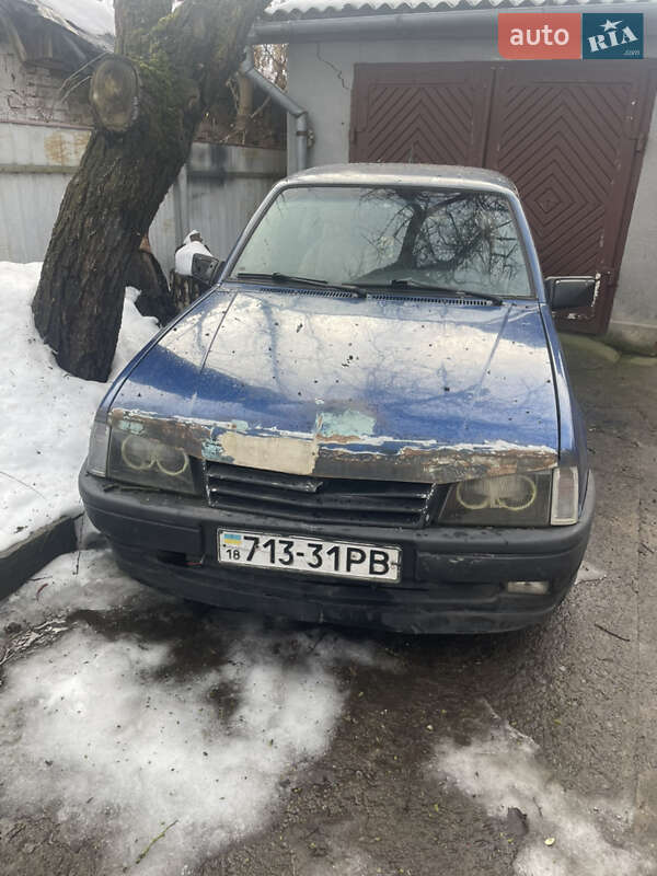 Седан Opel Ascona 1987 в Ровно