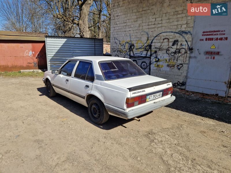 Седан Opel Ascona 1986 в Коломиї