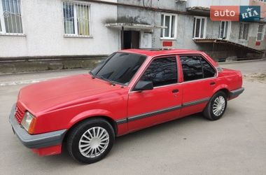 Седан Opel Ascona 1987 в Ізмаїлі