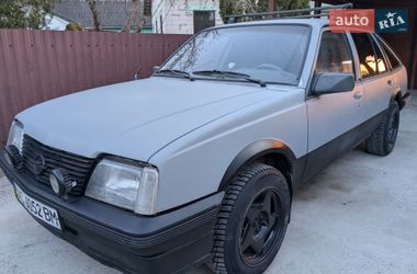 Хэтчбек Opel Ascona 1988 в Ковеле