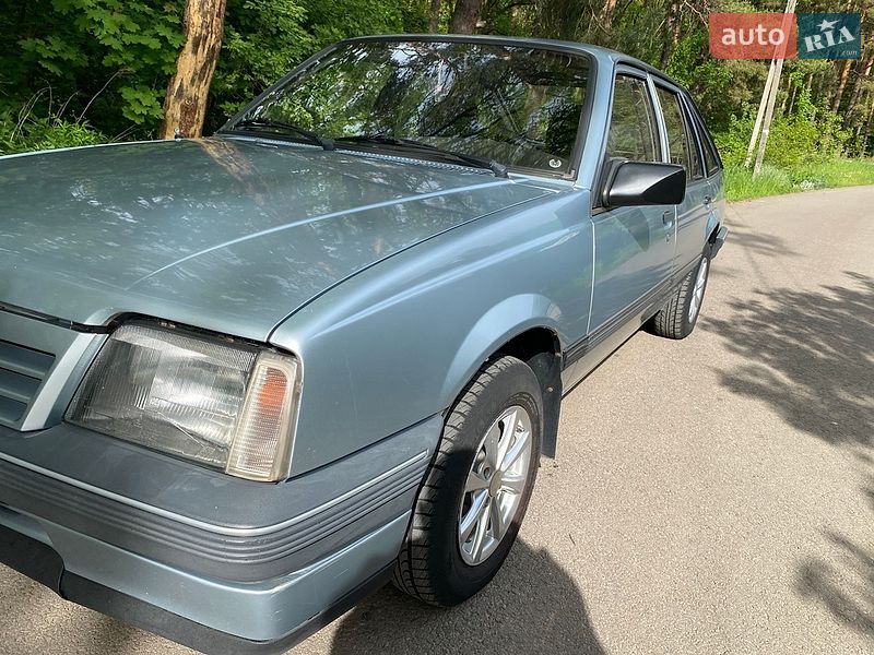 Хэтчбек Opel Ascona 1987 в Житомире