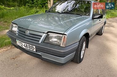 Хэтчбек Opel Ascona 1987 в Житомире