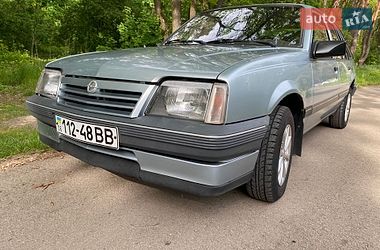 Хэтчбек Opel Ascona 1987 в Житомире