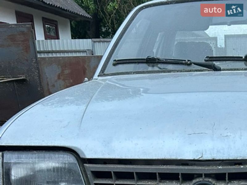 Седан Opel Ascona 1986 в Сарнах