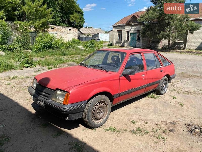 Хетчбек Opel Ascona 1985 в Володимирі фото 2 Хетчбек Opel Ascona 1985 в Володимирі