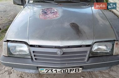Хэтчбек Opel Ascona 1987 в Долине