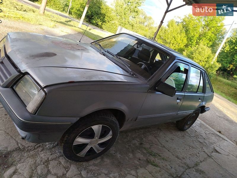 Хэтчбек Opel Ascona 1987 в Долине фото 3 Хэтчбек Opel Ascona 1987 в Долине