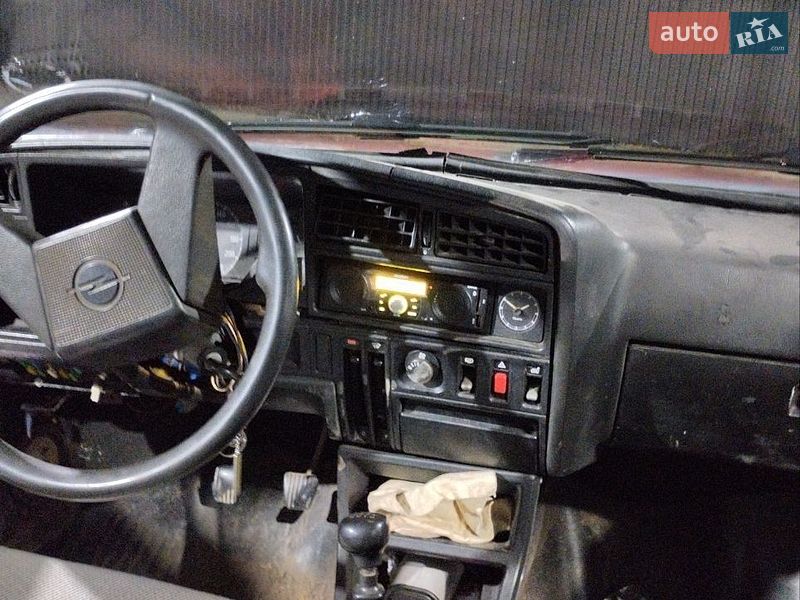 Седан Opel Ascona 1985 в Городенці