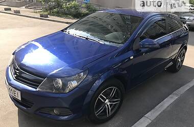 Хэтчбек Opel Astra GTC 2005 в Киеве