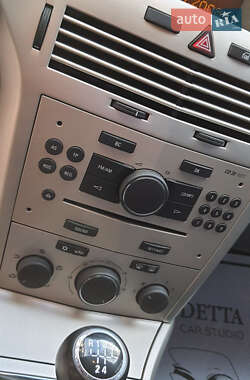 Хэтчбек Opel Astra GTC 2008 в 