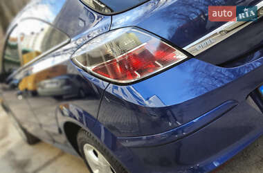 Хэтчбек Opel Astra GTC 2008 в 
