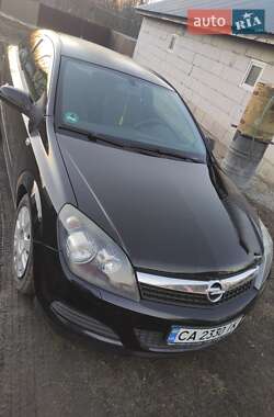 Хэтчбек Opel Astra GTC 2009 в 