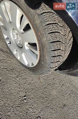 Хэтчбек Opel Astra GTC 2009 в 