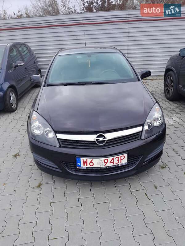 Хетчбек Opel Astra GTC 2009 в Стрию