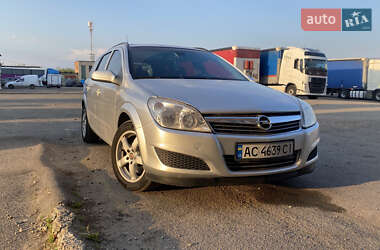 Універсал Opel Astra GTC 2008 в Луцьку