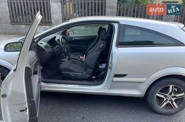 Хетчбек Opel Astra GTC 2006 в 
