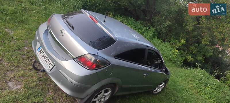Хэтчбек Opel Astra GTC 2006 в Звягеле