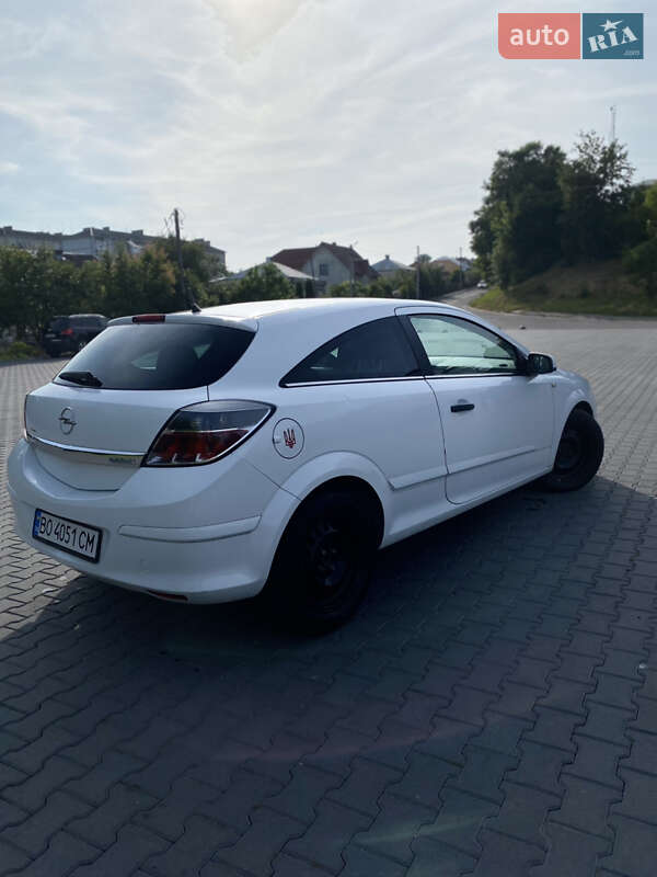 Opel Astra GTC 2009