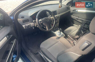 Хэтчбек Opel Astra GTC 2008 в 