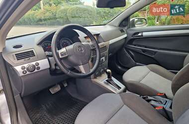 Хэтчбек Opel Astra GTC 2006 в 