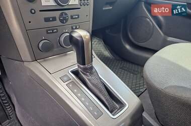 Хэтчбек Opel Astra GTC 2006 в 