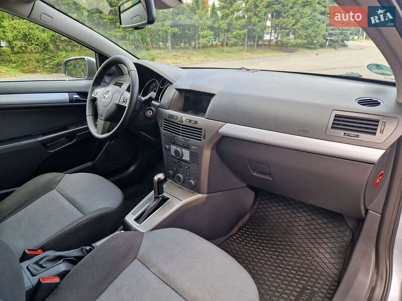 Хетчбек Opel Astra GTC 2006 в Тернополі