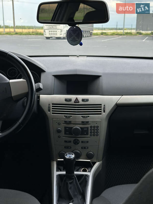 Хэтчбек Opel Astra GTC 2007 в Житомире