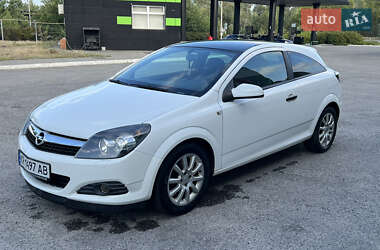 Хэтчбек Opel Astra GTC 2009 в 
