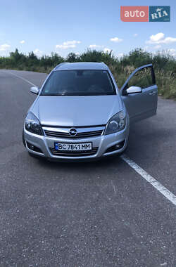 Хэтчбек Opel Astra GTC 2009 в 