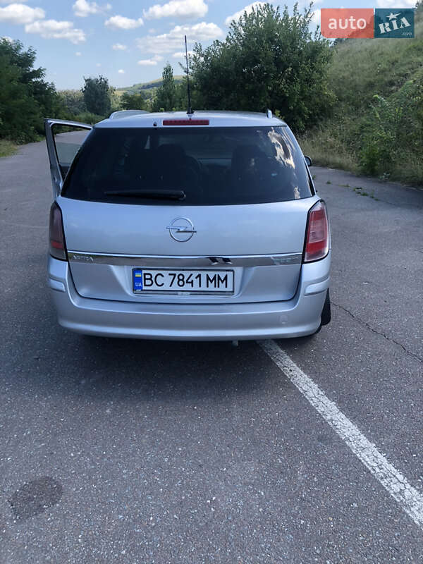 Хэтчбек Opel Astra GTC 2009 в Львове