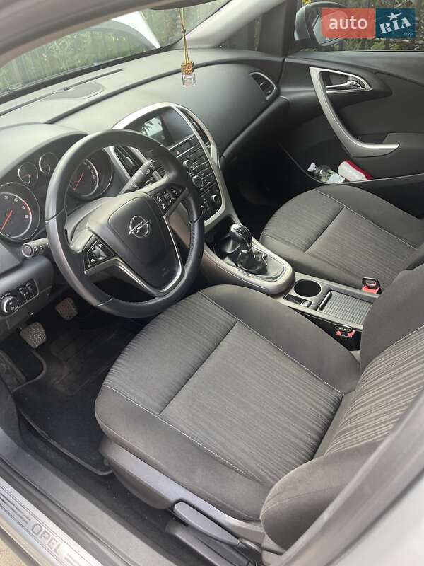 Хетчбек Opel Astra GTC 2009 в Стрию