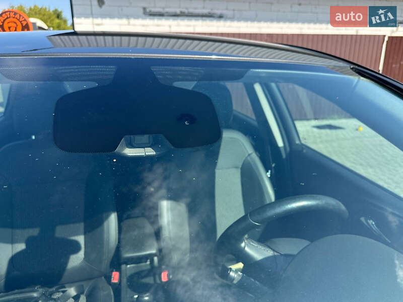 Хэтчбек Opel Astra GTC 2015 в Раздельной