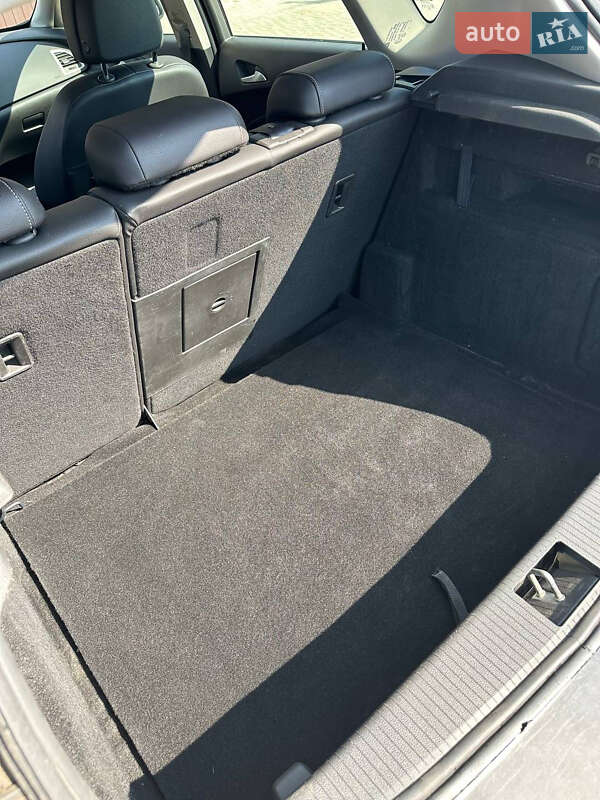 Хэтчбек Opel Astra GTC 2015 в Раздельной