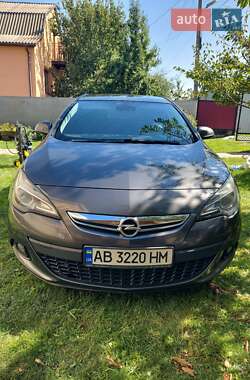 Хэтчбек Opel Astra GTC 2012 в 