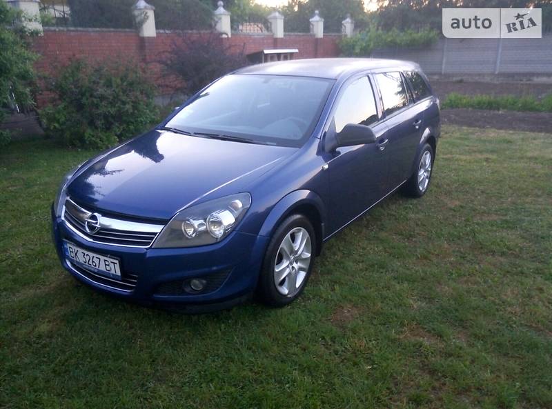 Opel Astra 2012 року
