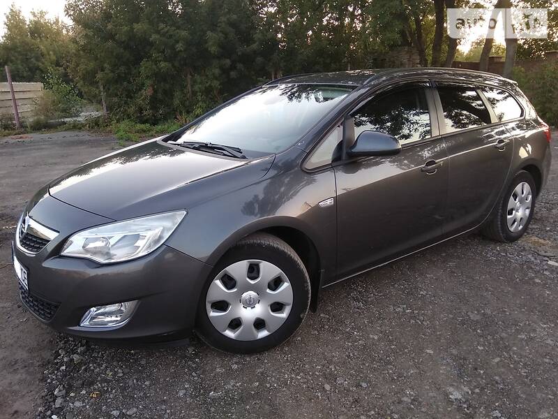 Opel astra j 2011